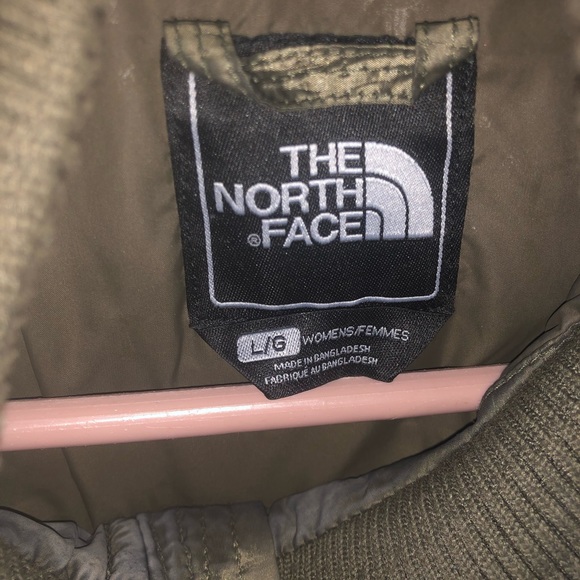 North face puffer jacket - Picture 4 of 4